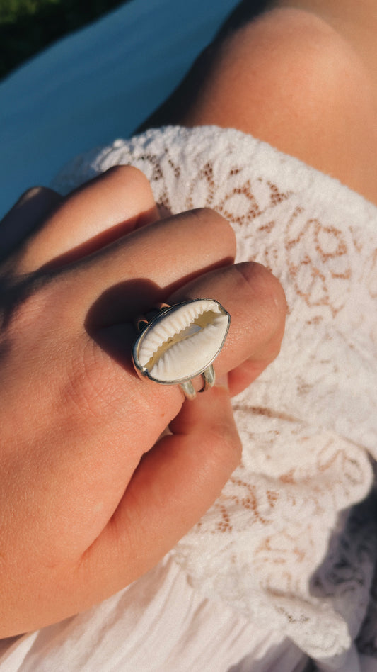 Coastal Cowrie Split Band Ring - Size 9