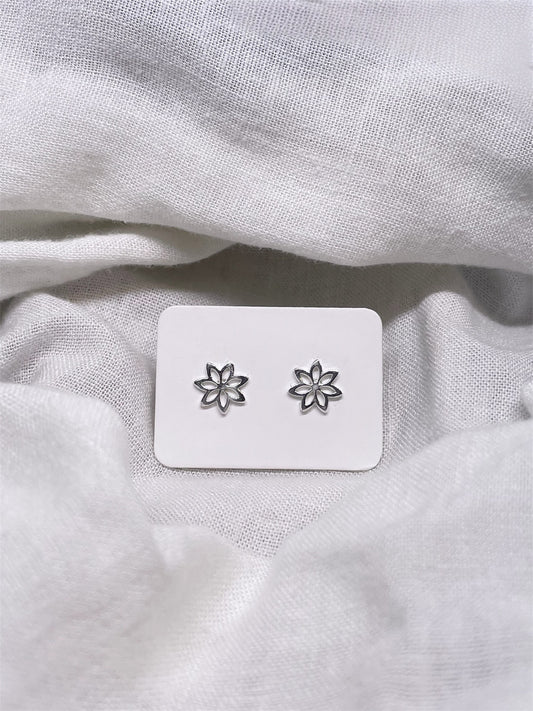 Daisy Stud Earrings